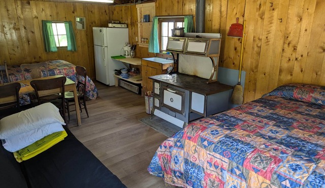 Cabin 3 at Sportsman’s Lodge, Rustic Cabin 3 at Sportsman's Lodge