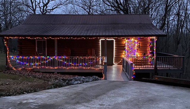 Cabin 3 is a Quiet log Cabin on Lookout Mountain 2 bedroom 2 bath