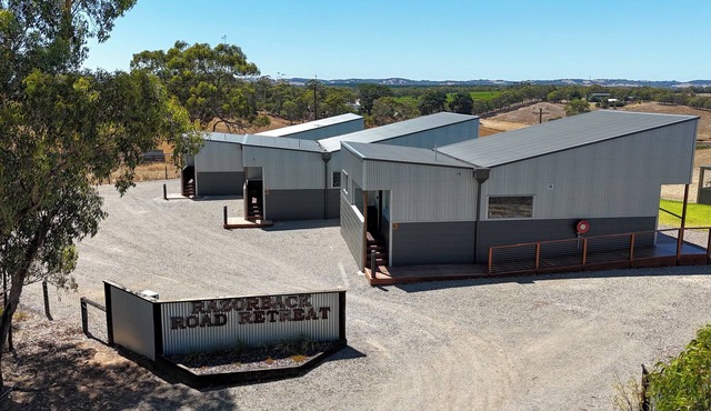 Cabin 3 - Razorback Road Retreat