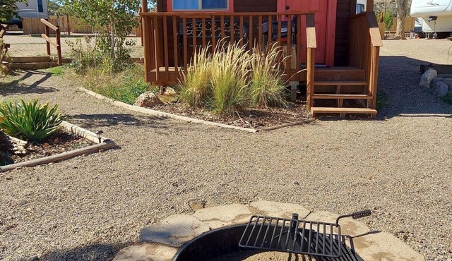 Cabin 3 - The-Hole-in-the-Rock - Dry Camping Cabin