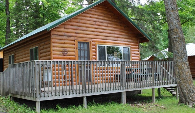 Cabin 3 - Very cozy cabin with amazing lake views and great fishing