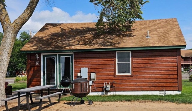Cabin 4 at the Lake - 2 bedrooms