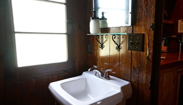 Cabin #4 - Gone Fishin'