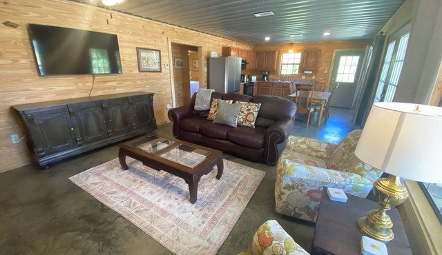 Cabin #4-Newly Renovated Cabin- Sardis Lake