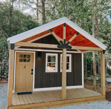 Cabin #4 Studio with Kitchenette
