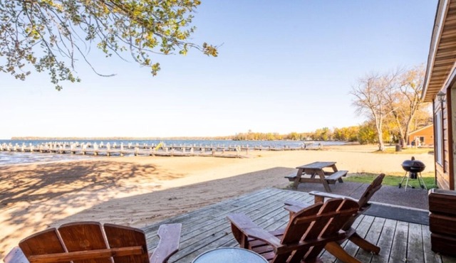 Cabin 5 Beachfront Bliss on Mille Lacs Lake!