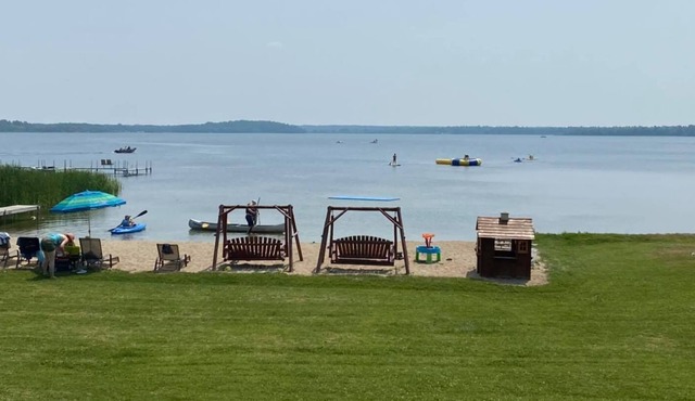 Cabin 5 Family/Pet Friendly Resort Amenities Dock Fishing Beach Resort Amenities