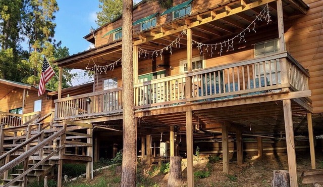 Cabin #5 on Lake Livingston, Onalaska, Texas