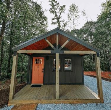 Cabin #5 One bedroom with Kitchen