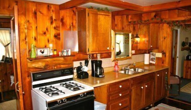 Cabin #5 - Times Square by RedAwning