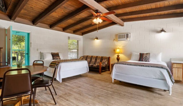 Cabin 6 - Located next to Lakehouse 9