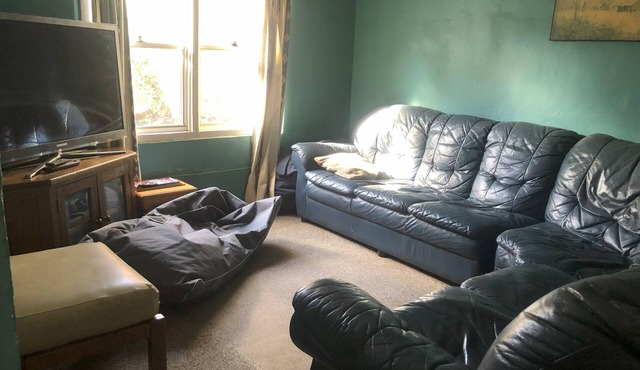 Cabin 7 - 1 bedroom with 2 d/bunks & ensuite. Located close to kitchen/dining