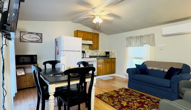 Cabin 7 2-bedroom house along the Gasconade River on a lovely Campground Resort