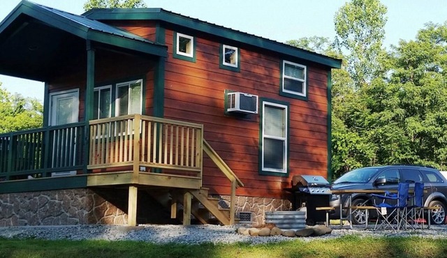 Cabin 7 - Cozy Cabin w/loft. Has everything you need for a great stay with a beautiful view to the river!