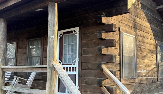 Cabin 7 Frolic - Includes a Homemade Country Breakfast!