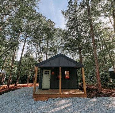 Cabin #7 One bedroom with Kitchenette