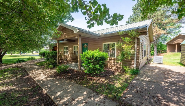 Cabin 8 at Fishtale Lodge