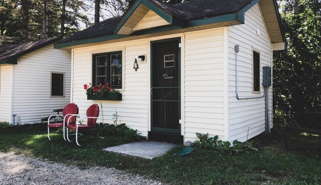 Cabin #8 - The Hemingway
