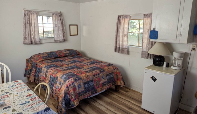 Cabin 9 at Sportsman’s Lodge, Rustic Cabin 9 at Sportsman's Lodge