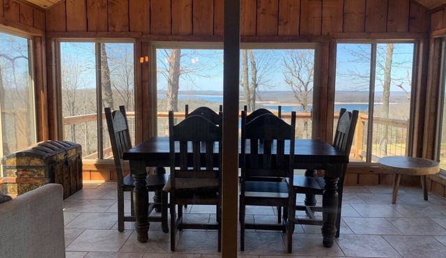 Cabin 9 Beautiful Three Bedroom Cabin with 4 season room with view Bull Shoals