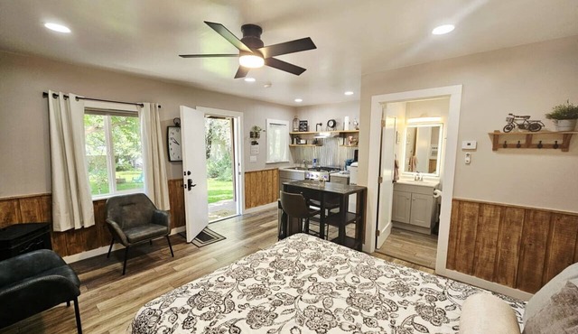 Cabin 9 Cozy rustic w/Kitchen