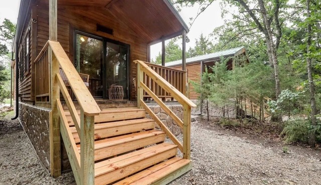 Cabin 9 ~ Toronto Lake: Fishing, Swimming & More! 1 Bedroom Cabin by RedAwning