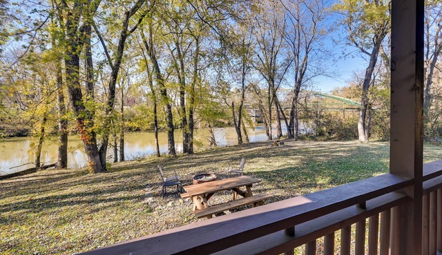 Cabin Along Rough River! Views, Fire Pit & Grill