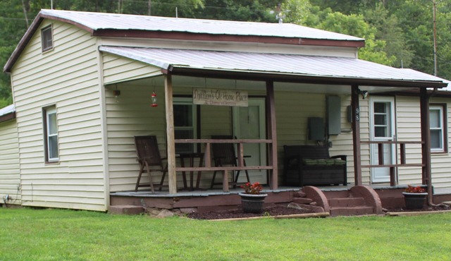 Cabin along Swift Run River, in Stanardsville, perfect for a relaxing getaway