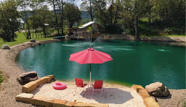 Cabin and Private Basketball Gym, Hocking Hills