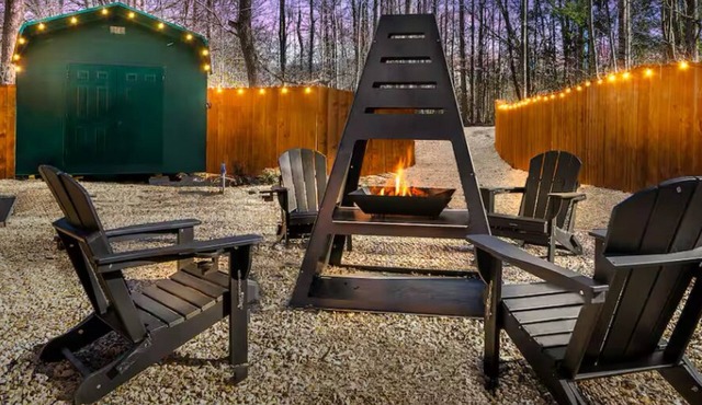 Cabin Apt 20min to Gatlinburg across from Ntl Park GameRoom+FirePit+Pet Friendly