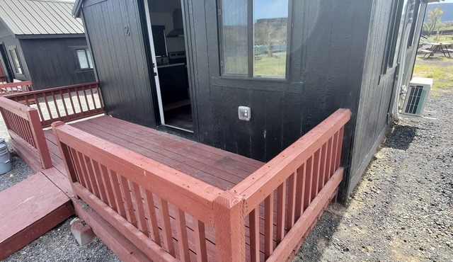 Cabin at Blue Lake in Central Washington (Cabin 4)