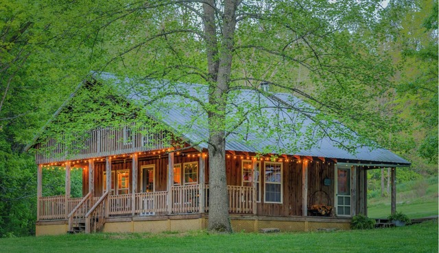 Cabin at Calico Springs - Bluegrass and Bourbon