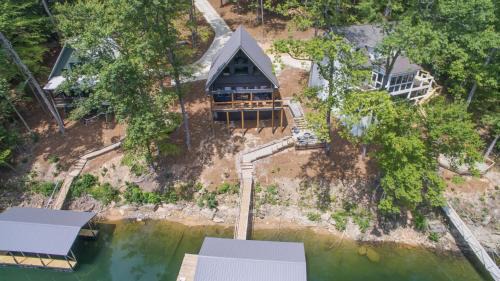 Cabin At Eagle Cove - Great Location! Pet-Friendly!