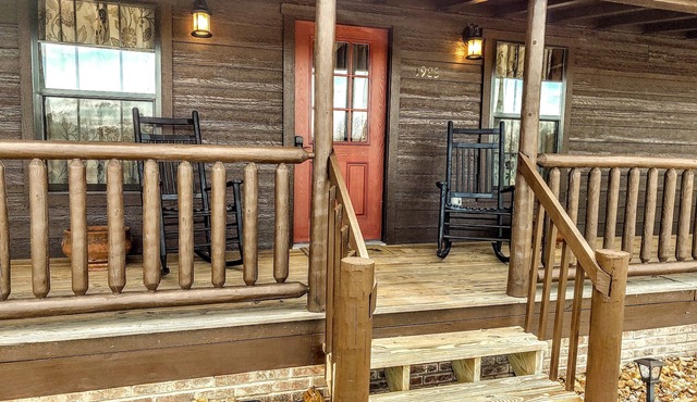 Cabin at the entrance of Standing Stone State Park and near Dale Hollow Lake.