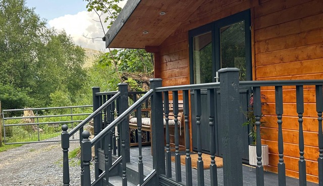 Cabin at the foot of Snowdon