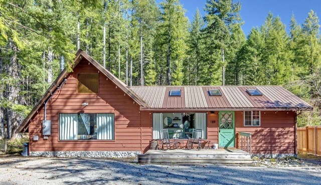 Cabin at the Forest Edge | Hot tub, pet friendly