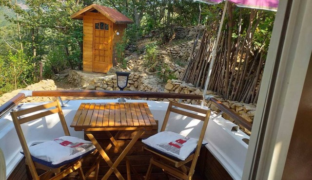 Cabin boat "QUEEN07"