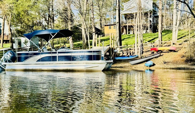 Cabin Boheme & Boat Rental "A Lakefront Hideaway"nKayaks, firepit, petfriendly