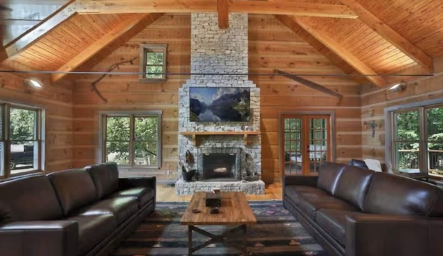 Cabin+Bunkhouse Sleeps 23 near Lex Lou Like New Spacious Modern Rustic Retreat