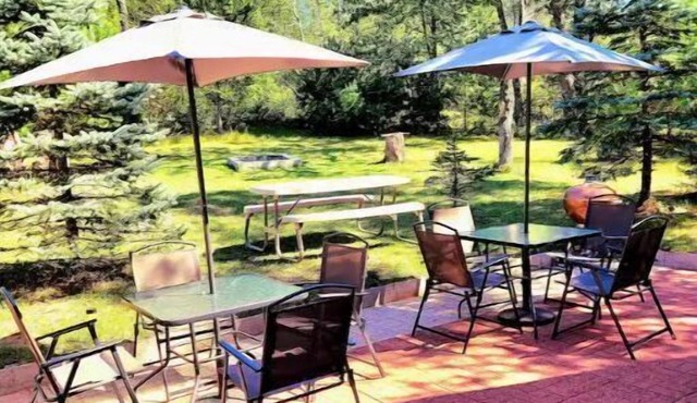 Cabin by Castle Rock. 25min to Dells. Private Yard