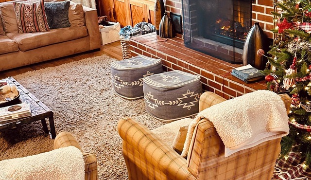 Cabin by Keomah State Park: Swimming Pool, Hot Tub Patio, Game Room, Trails