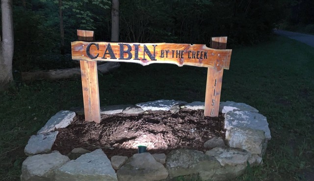 “Cabin by the Creek” located in Historic New Richmond, Ohio 3BR 2.5B sleeps 11