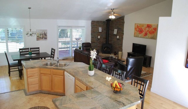 Cabin by Yosemite, Lake nearby and Free Wifi