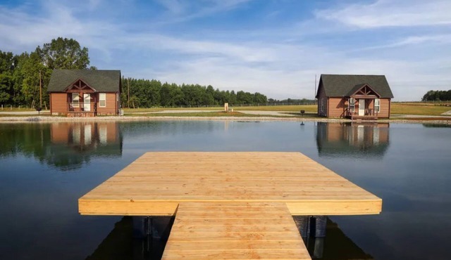 Cabin C by the Pond - King Bed - Swimming Pool