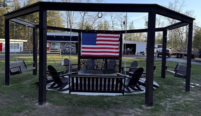 Cabin Charm by Lake Huron: Your Ideal Holiday Retreat in Michigan