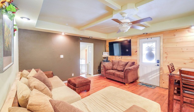 Cabin Close to ATV & Hiking Trails in Delbarton