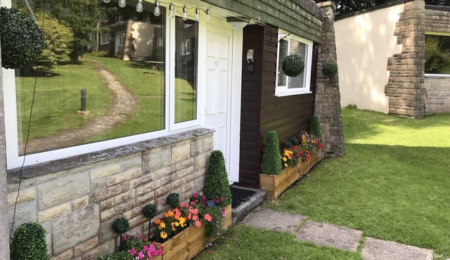 Cabin-Comfort-Shared Bathroom-Garden View-Villa 7