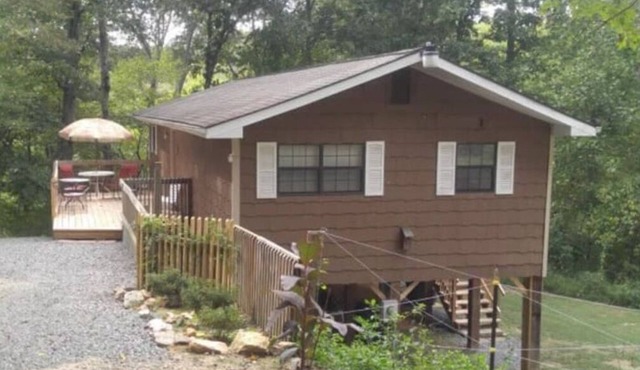 Cabin, country setting, yet only minutes from everything!