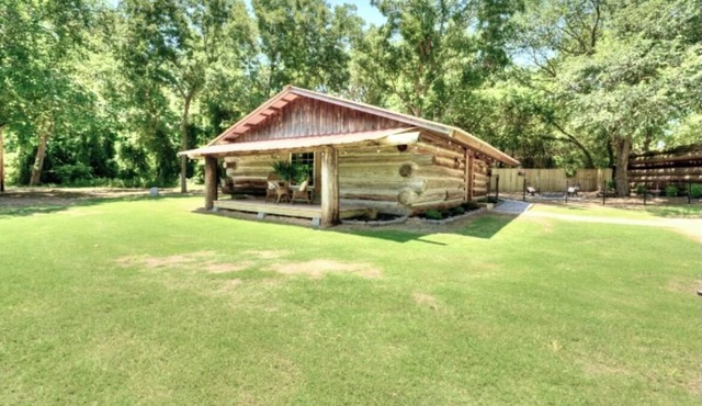 Cabin for rent in Shawnee