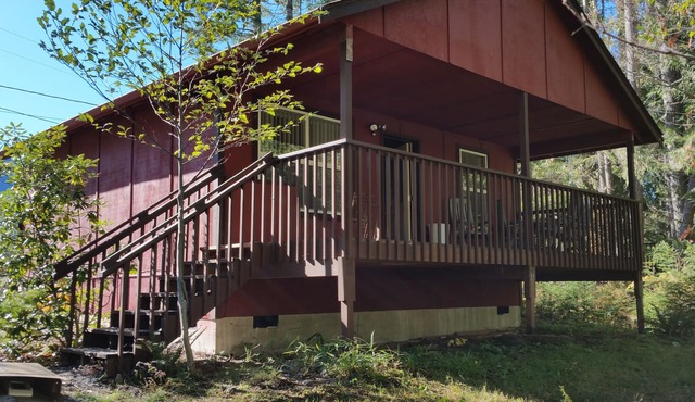 Cabin For Two, Near Mt Rainier, Nisqually entrance.
